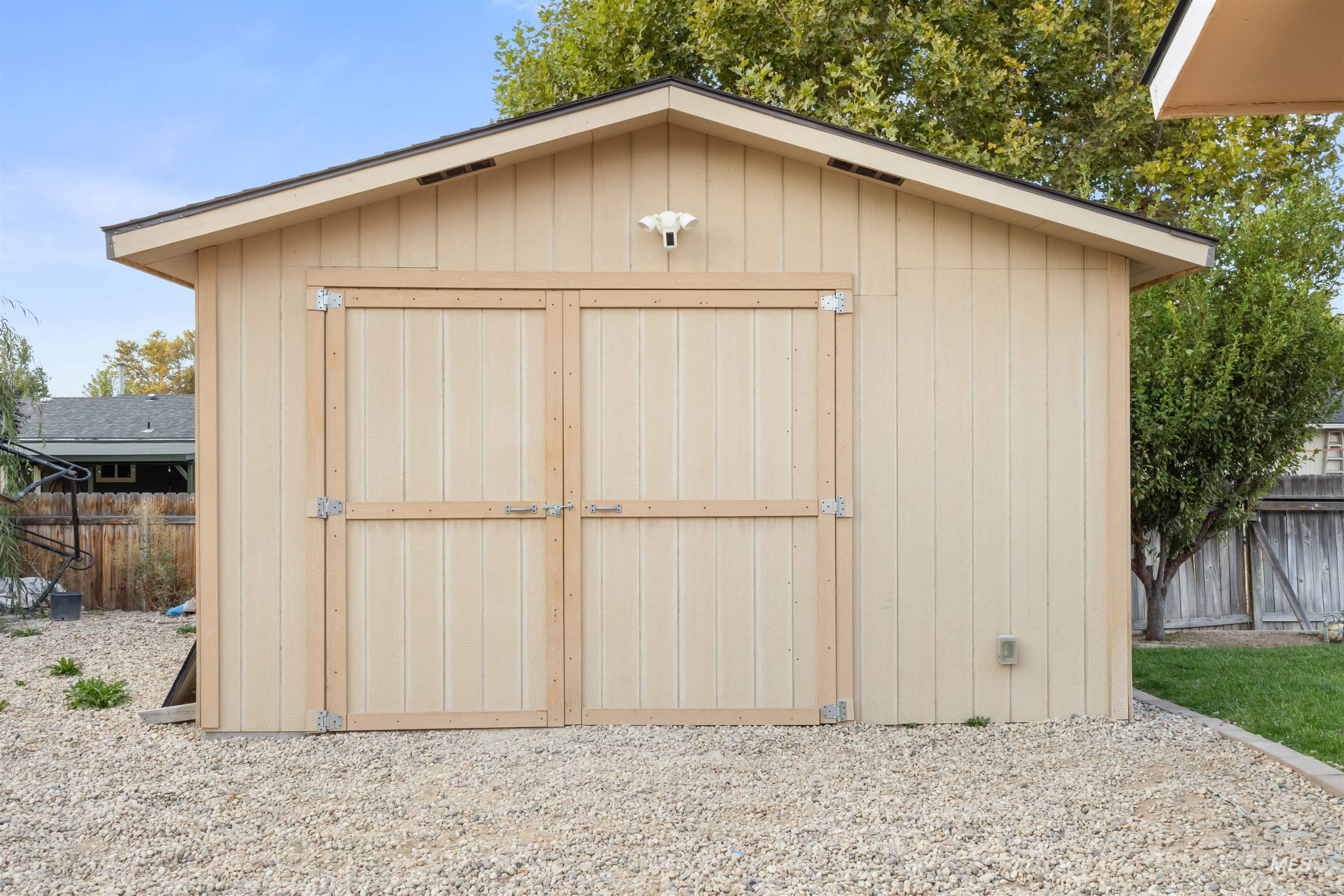 2096 NW 9th Place, Meridian, Idaho 83646, 3 Bedrooms, 2 Bathrooms, Residential For Sale, Price $399,000,MLS 99001883
