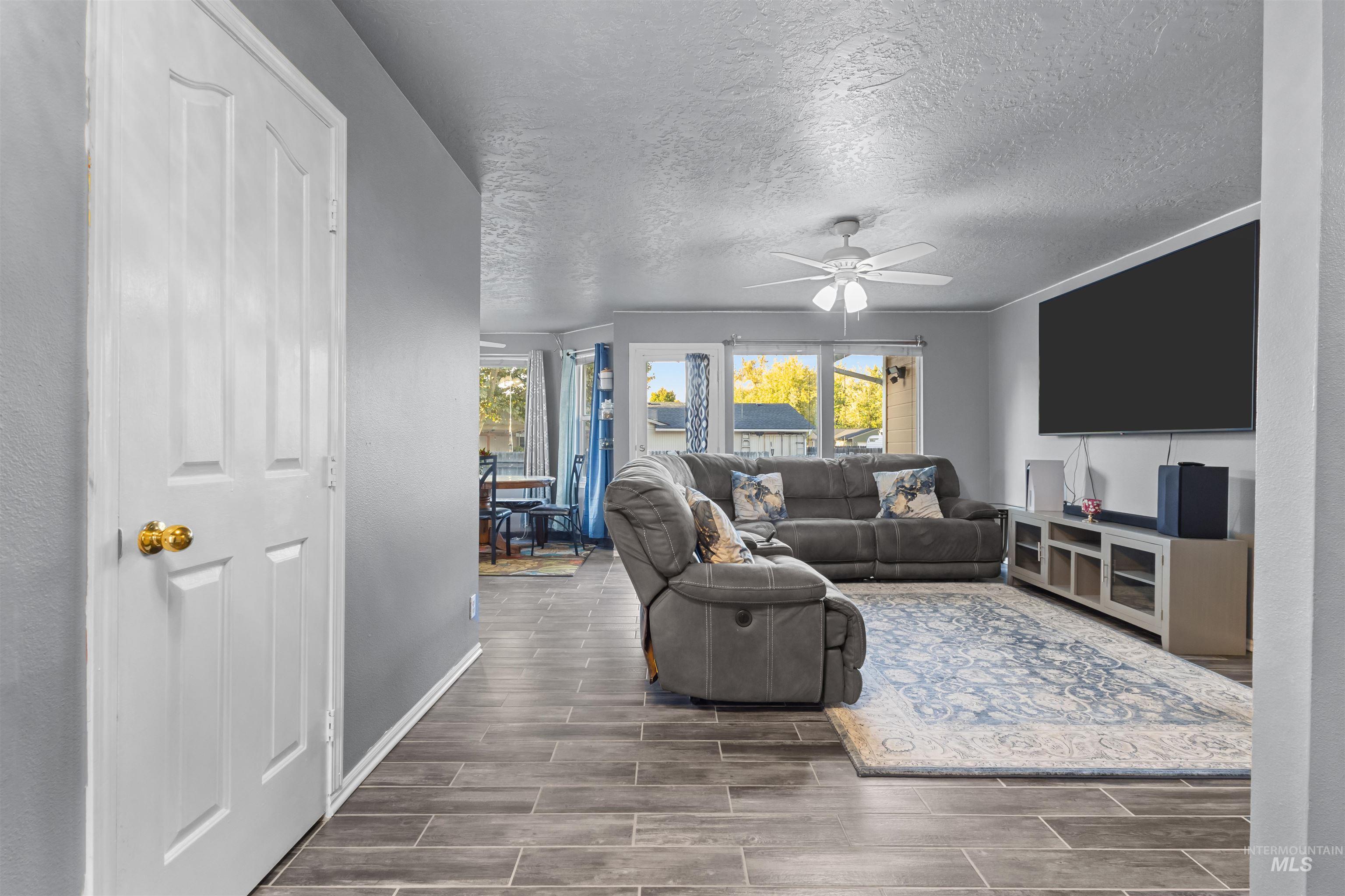 2096 NW 9th Place, Meridian, Idaho 83646, 3 Bedrooms, 2 Bathrooms, Residential For Sale, Price $399,000,MLS 99001883