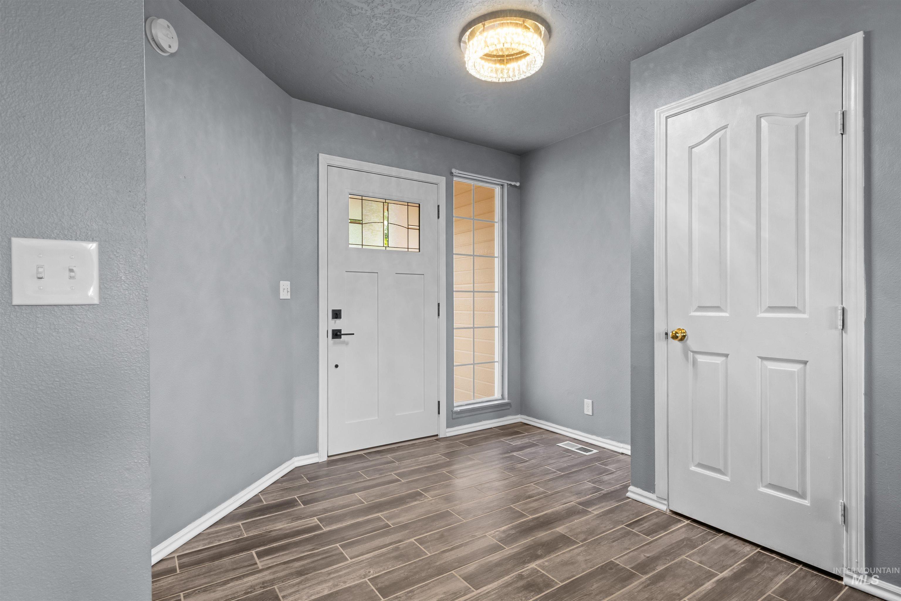 2096 NW 9th Place, Meridian, Idaho 83646, 3 Bedrooms, 2 Bathrooms, Residential For Sale, Price $399,000,MLS 99001883