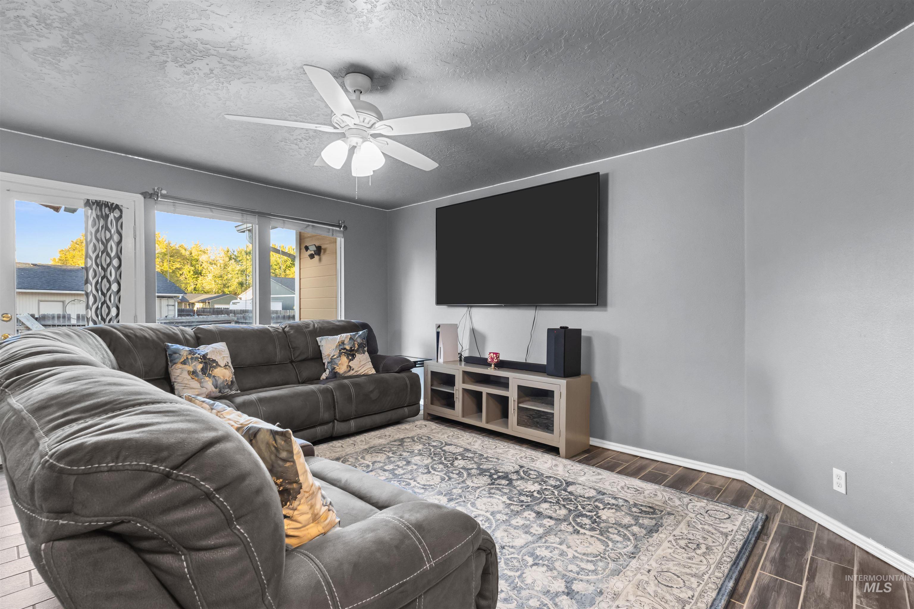 2096 NW 9th Place, Meridian, Idaho 83646, 3 Bedrooms, 2 Bathrooms, Residential For Sale, Price $399,000,MLS 99001883