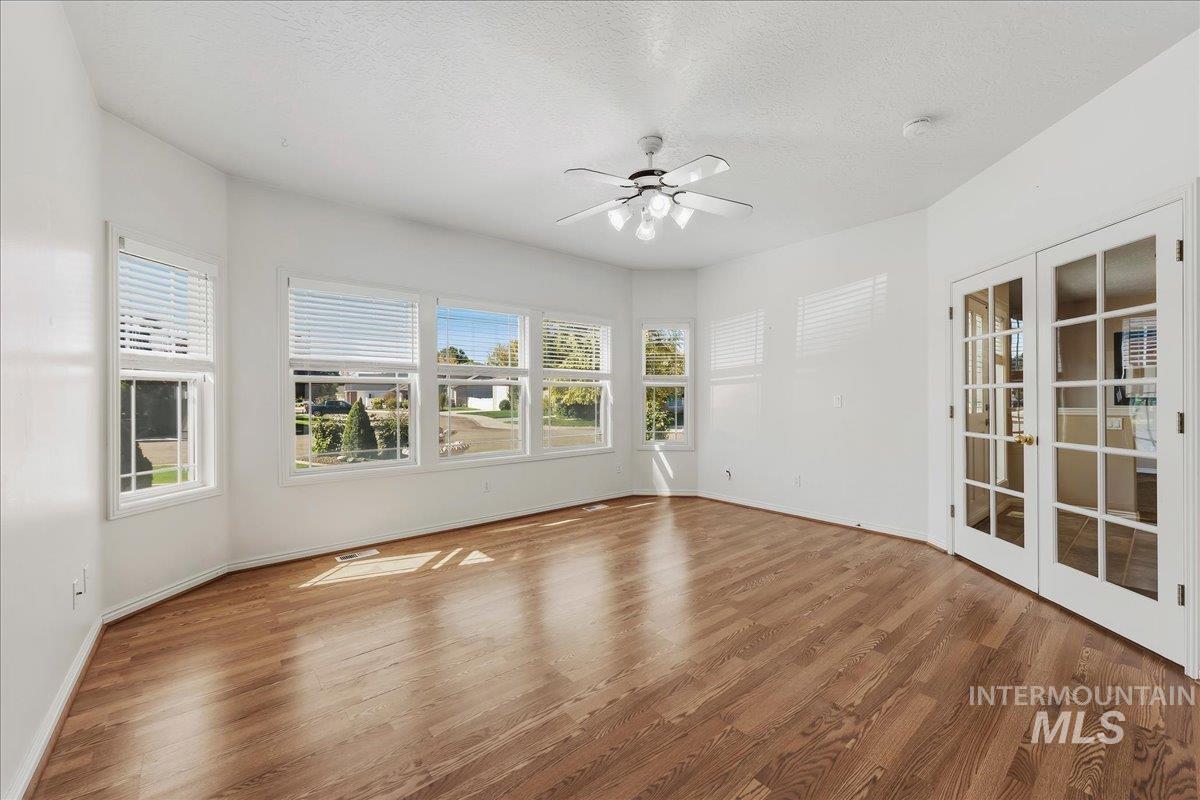 812 E Martinique, Meridian, Idaho 83642, 4 Bedrooms, 2.5 Bathrooms, Residential For Sale, Price $719,000,MLS 99001884