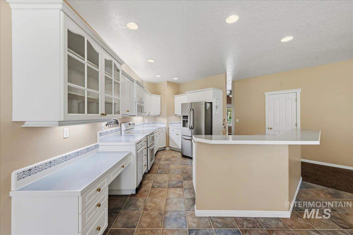 812 E Martinique, Meridian, Idaho 83642, 4 Bedrooms, 2.5 Bathrooms, Residential For Sale, Price $719,000,MLS 99001884