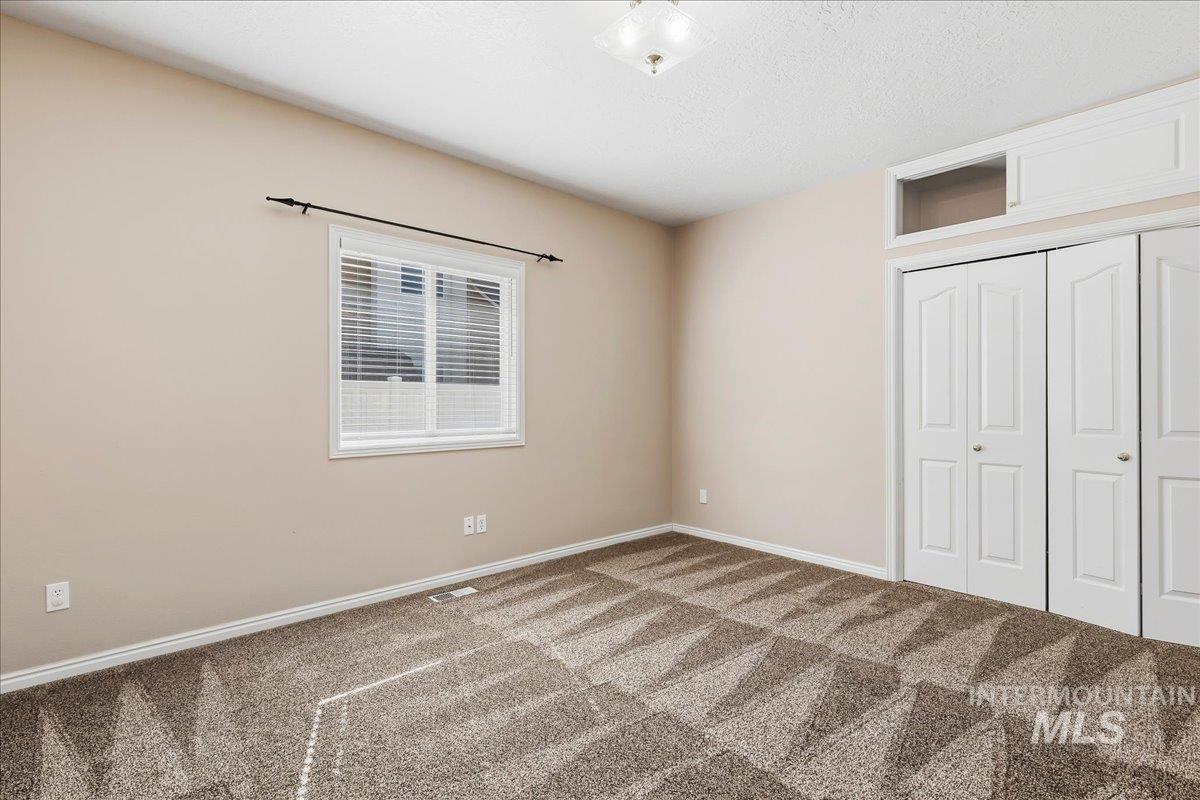 812 E Martinique, Meridian, Idaho 83642, 4 Bedrooms, 2.5 Bathrooms, Residential For Sale, Price $719,000,MLS 99001884