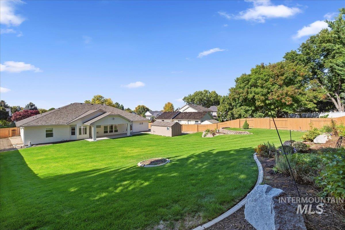812 E Martinique, Meridian, Idaho 83642, 4 Bedrooms, 2.5 Bathrooms, Residential For Sale, Price $719,000,MLS 99001884