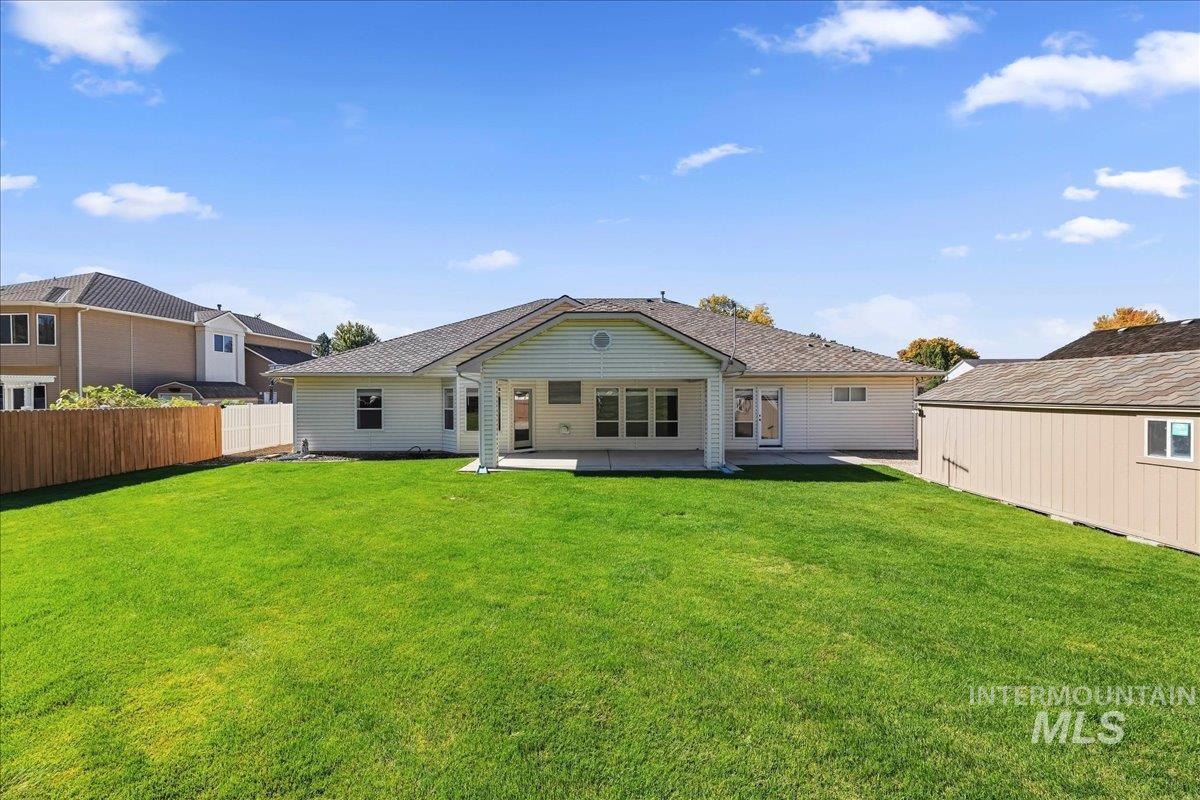 812 E Martinique, Meridian, Idaho 83642, 4 Bedrooms, 2.5 Bathrooms, Residential For Sale, Price $719,000,MLS 99001884