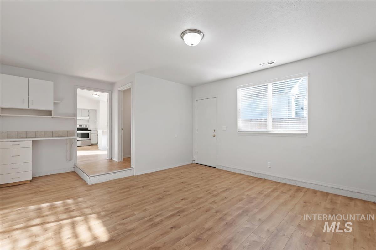 6244 N Alder Point Ave., Boise, Idaho 83714, 3 Bedrooms, 2 Bathrooms, Residential For Sale, Price $469,950,MLS 99001886