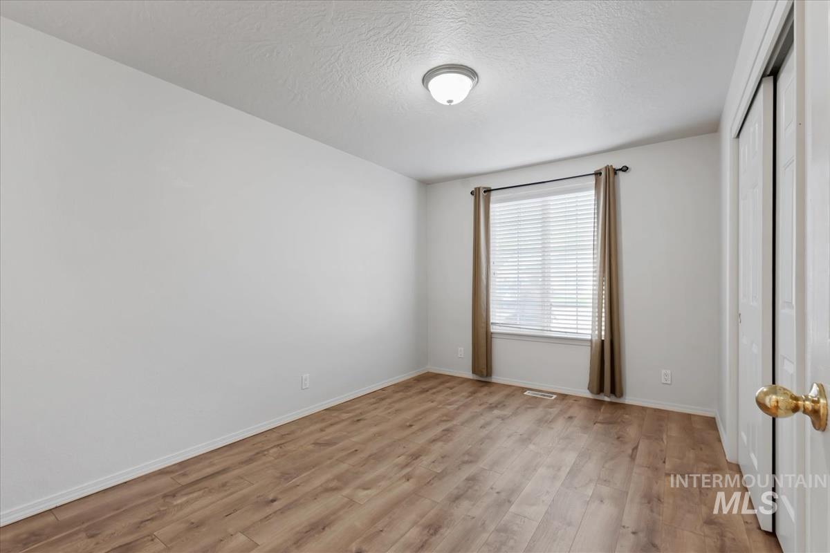 6244 N Alder Point Ave., Boise, Idaho 83714, 3 Bedrooms, 2 Bathrooms, Residential For Sale, Price $469,950,MLS 99001886