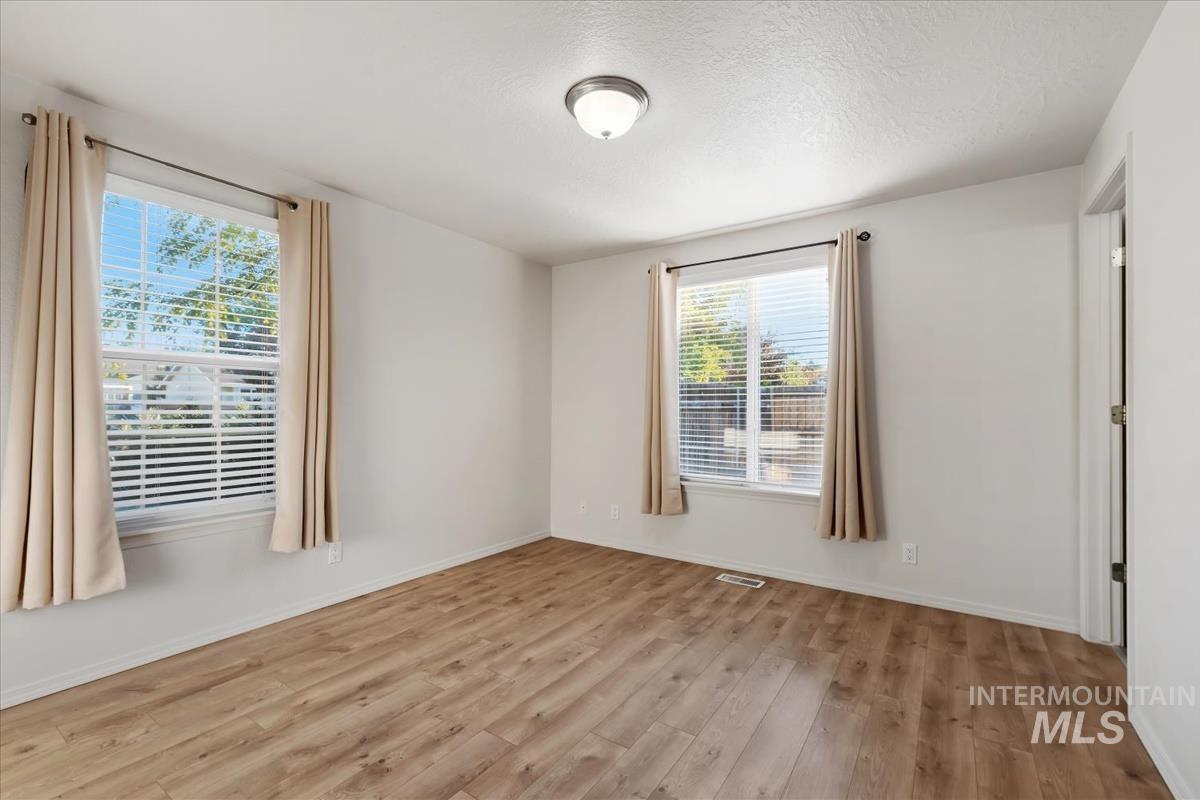 6244 N Alder Point Ave., Boise, Idaho 83714, 3 Bedrooms, 2 Bathrooms, Residential For Sale, Price $469,950,MLS 99001886