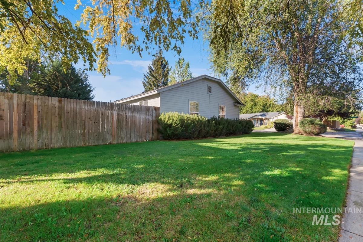 6244 N Alder Point Ave., Boise, Idaho 83714, 3 Bedrooms, 2 Bathrooms, Residential For Sale, Price $469,950,MLS 99001886