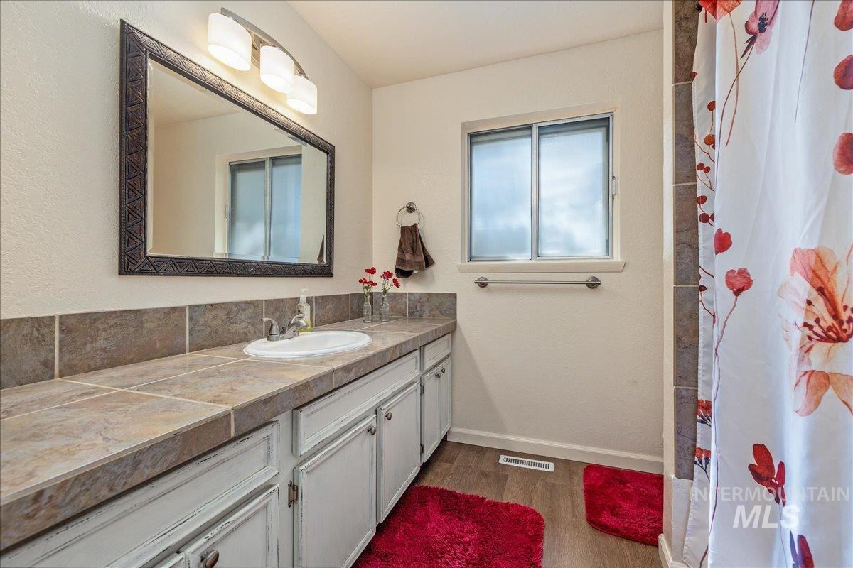 1339 W Carlton St, Meridian, Idaho 83642, 3 Bedrooms, 1 Bathroom, Residential For Sale, Price $359,900,MLS 99001891