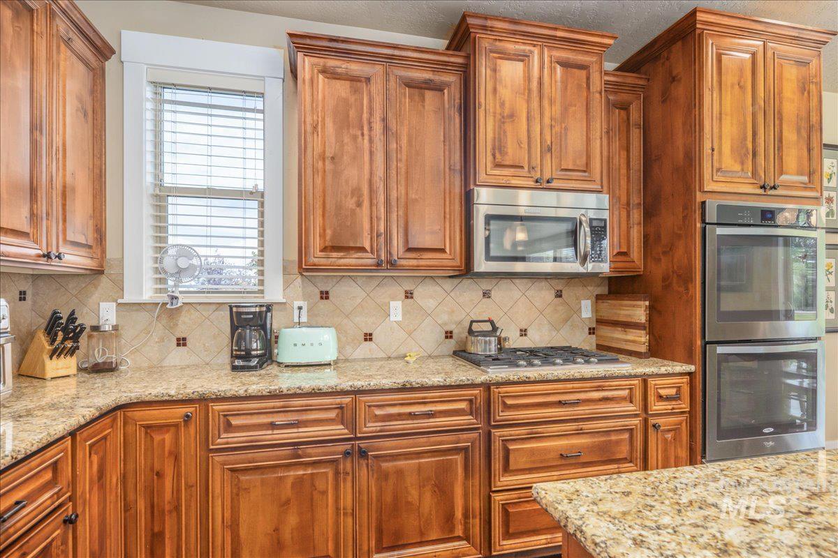12621 S Carriage Hill Way, Nampa, Idaho 83686, 4 Bedrooms, 3.5 Bathrooms, Residential For Sale, Price $650,000,MLS 99001893