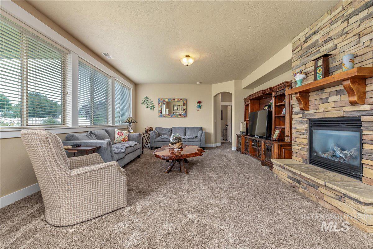 12621 S Carriage Hill Way, Nampa, Idaho 83686, 4 Bedrooms, 3.5 Bathrooms, Residential For Sale, Price $650,000,MLS 99001893
