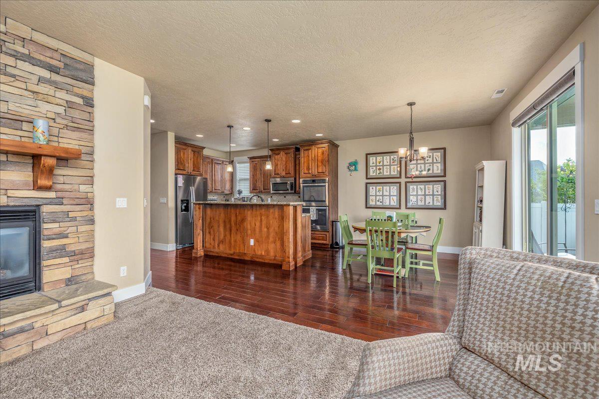 12621 S Carriage Hill Way, Nampa, Idaho 83686, 4 Bedrooms, 3.5 Bathrooms, Residential For Sale, Price $650,000,MLS 99001893
