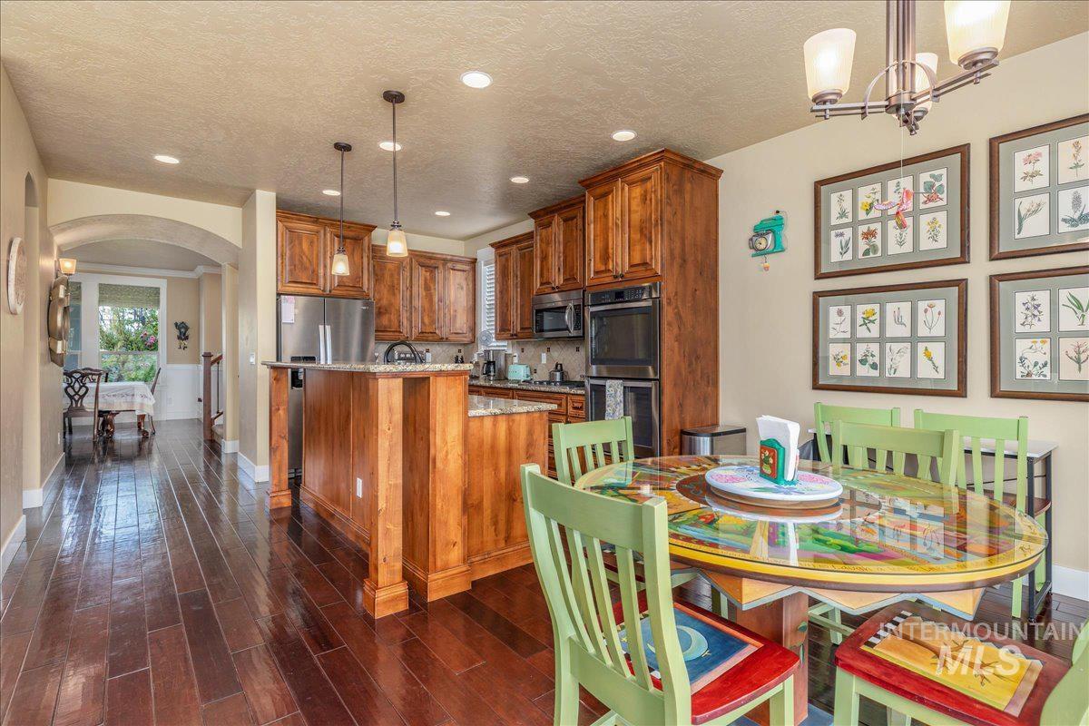 12621 S Carriage Hill Way, Nampa, Idaho 83686, 4 Bedrooms, 3.5 Bathrooms, Residential For Sale, Price $650,000,MLS 99001893