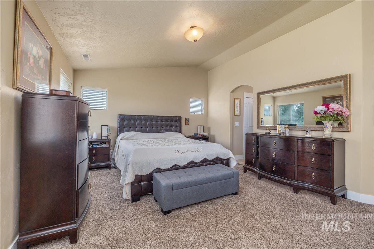 12621 S Carriage Hill Way, Nampa, Idaho 83686, 4 Bedrooms, 3.5 Bathrooms, Residential For Sale, Price $650,000,MLS 99001893