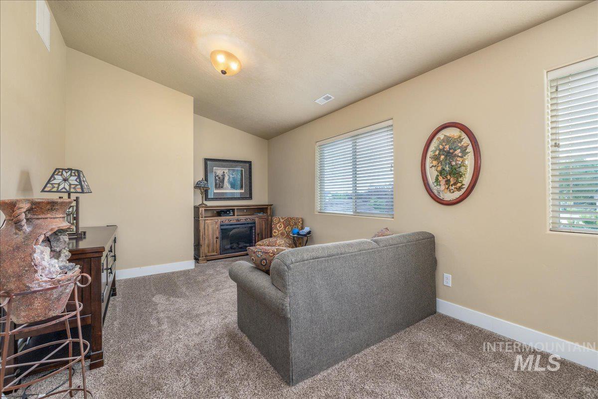 12621 S Carriage Hill Way, Nampa, Idaho 83686, 4 Bedrooms, 3.5 Bathrooms, Residential For Sale, Price $629,000,MLS 99001893
