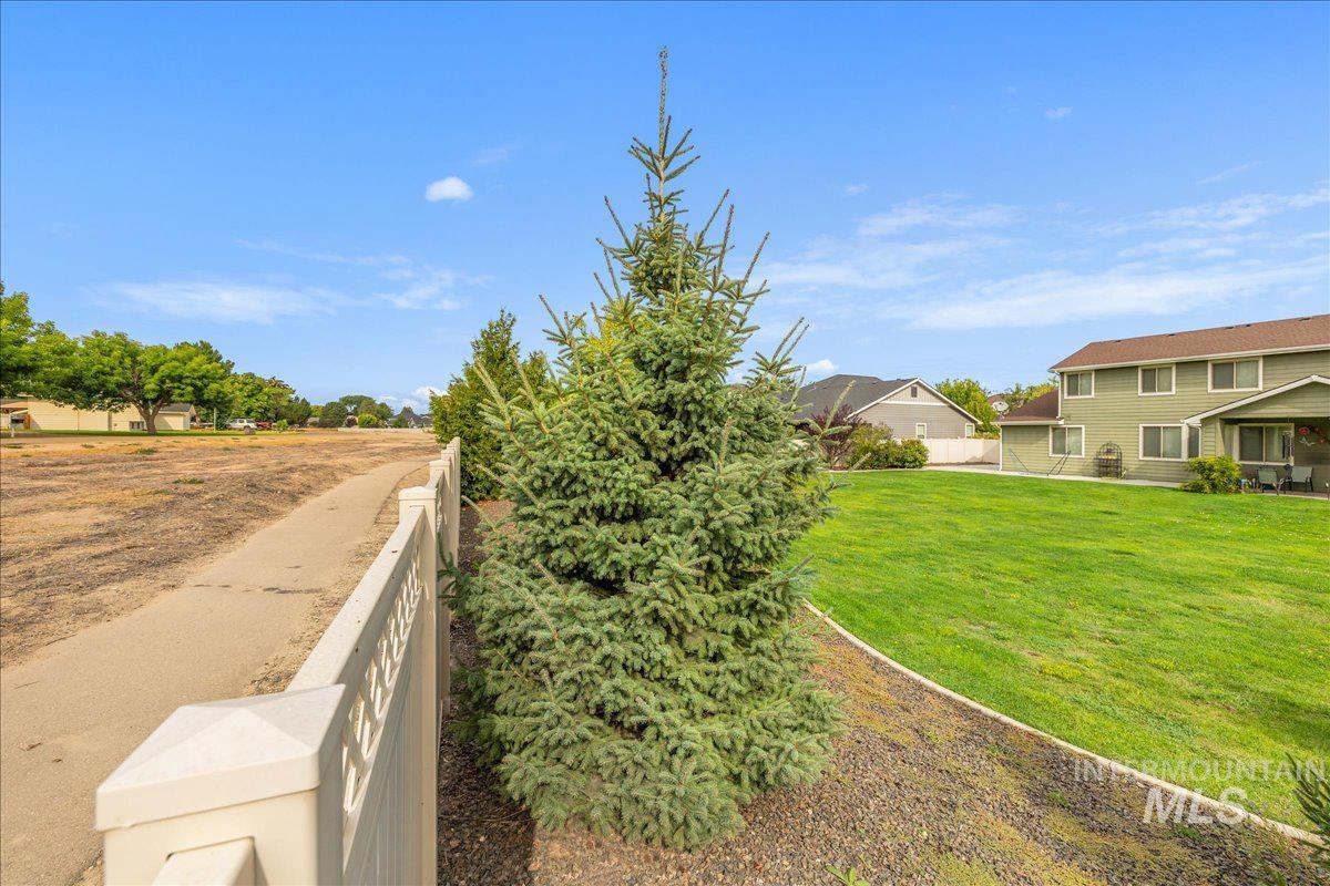 12621 S Carriage Hill Way, Nampa, Idaho 83686, 4 Bedrooms, 3.5 Bathrooms, Residential For Sale, Price $629,000,MLS 99001893