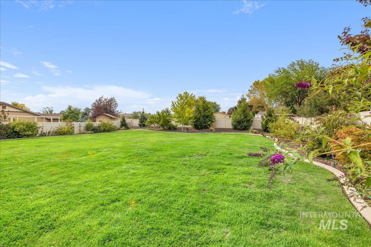12621 S Carriage Hill Way, Nampa, Idaho 83686, 4 Bedrooms, 3.5 Bathrooms, Residential For Sale, Price $650,000,MLS 99001893
