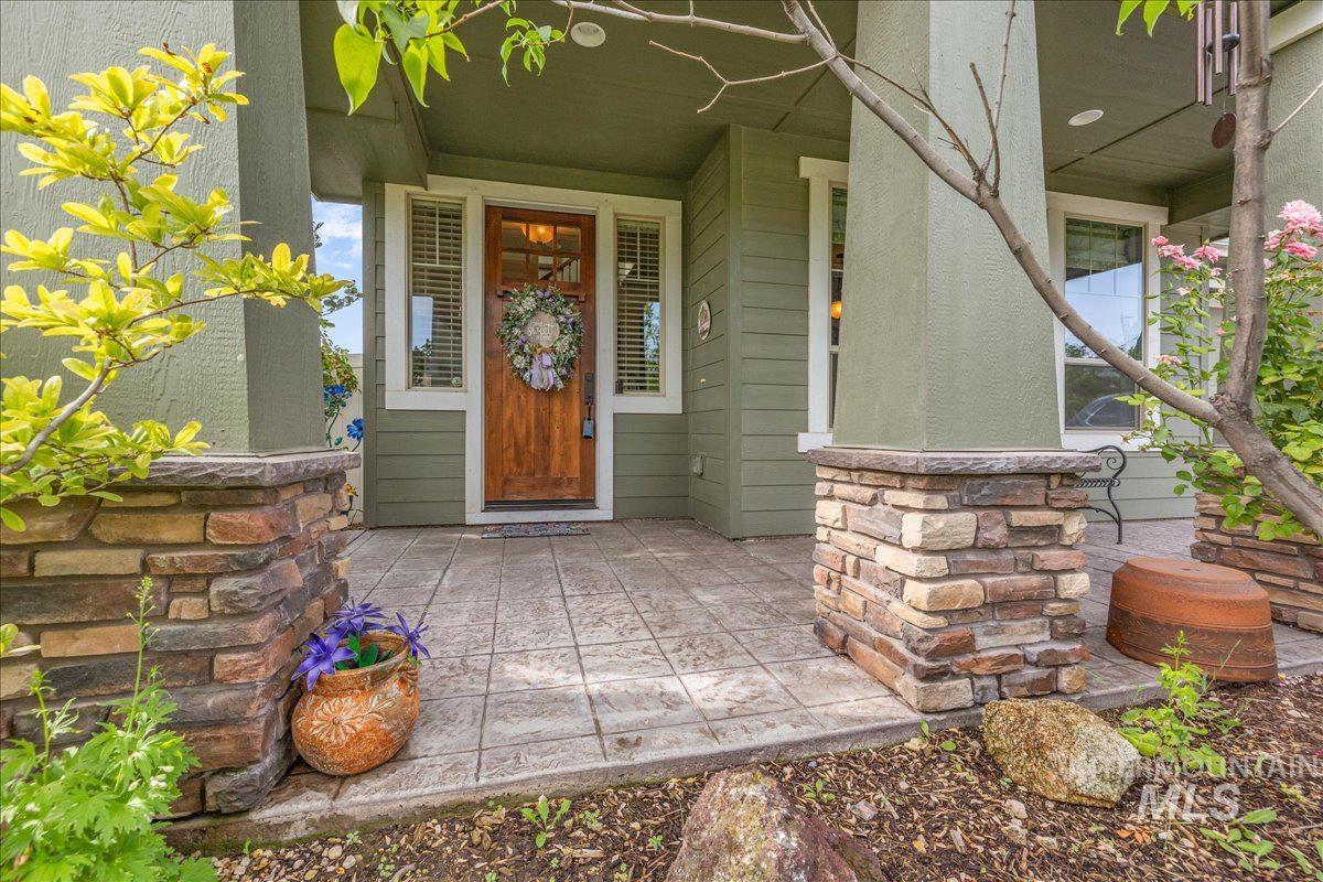 12621 S Carriage Hill Way, Nampa, Idaho 83686, 4 Bedrooms, 3.5 Bathrooms, Residential For Sale, Price $629,000,MLS 99001893