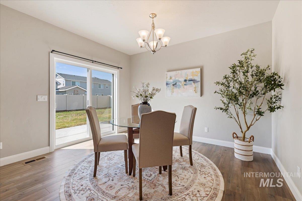 5705 W Daphne Dr, Meridian, Idaho 83646, 3 Bedrooms, 2 Bathrooms, Residential For Sale, Price $514,900,MLS 99001898