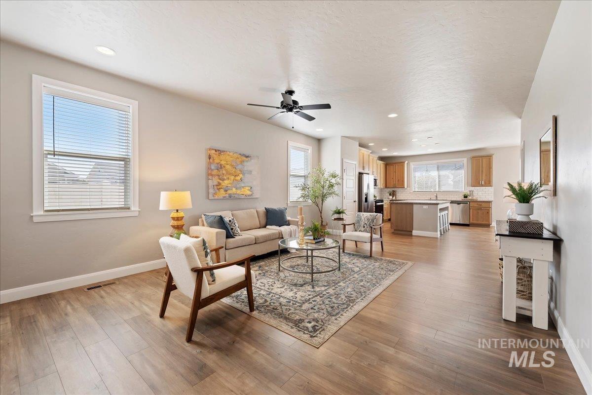 5705 W Daphne Dr, Meridian, Idaho 83646, 3 Bedrooms, 2 Bathrooms, Residential For Sale, Price $514,900,MLS 99001898