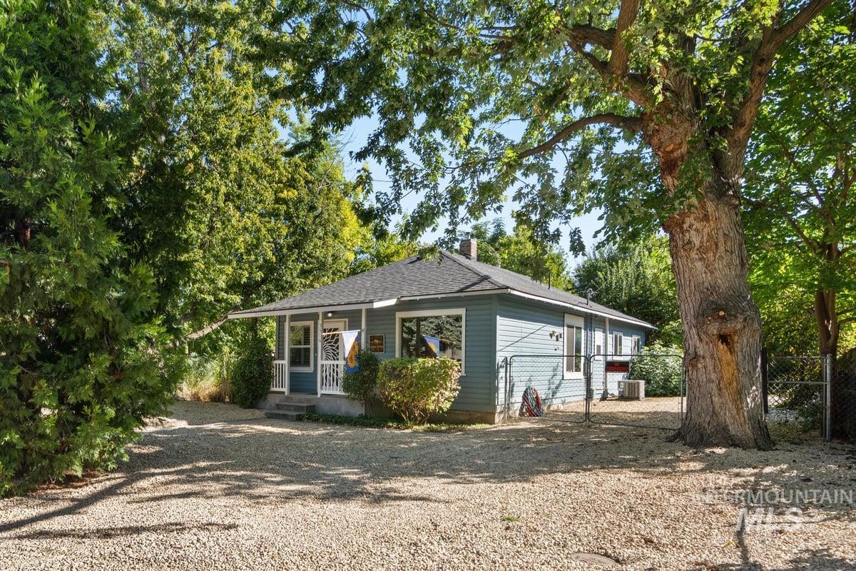 3516 N North Street, Boise, Idaho 83703, 3 Bedrooms, 2 Bathrooms, Residential For Sale, Price $484,900,MLS 99001900