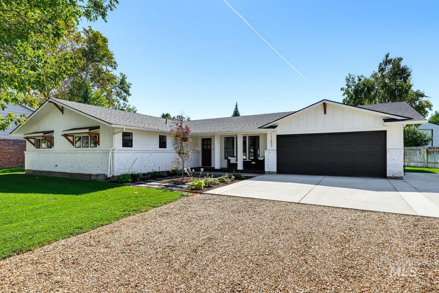 11253 Meadowbrook Dr, Nampa, Idaho 83686, 3 Bedrooms, 2 Bathrooms, Residential For Sale, Price $574,900,MLS 99001910