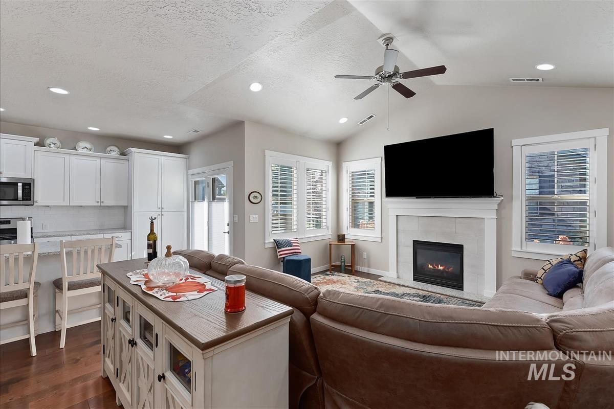 4265 E Bellina Ln, Meridian, Idaho 83642, 2 Bedrooms, 2 Bathrooms, Residential For Sale, Price $479,900,MLS 99001914