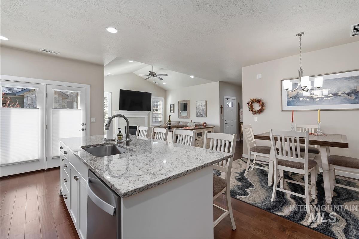 4265 E Bellina Ln, Meridian, Idaho 83642, 2 Bedrooms, 2 Bathrooms, Residential For Sale, Price $479,900,MLS 99001914