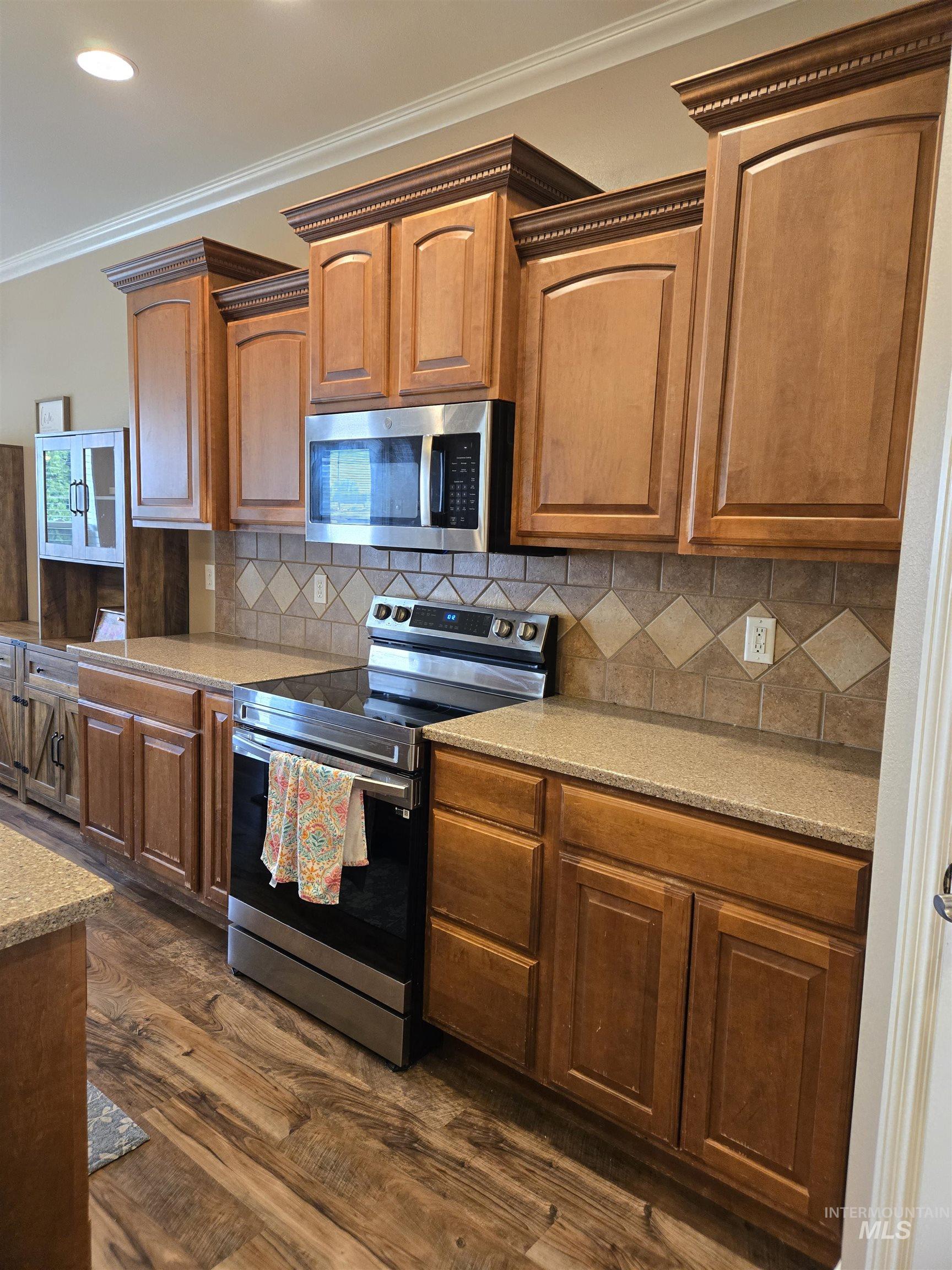 1633 Hickory Ave, Fruitland, Idaho 83619, 4 Bedrooms, 2 Bathrooms, Residential For Sale, Price $545,000,MLS 99001918