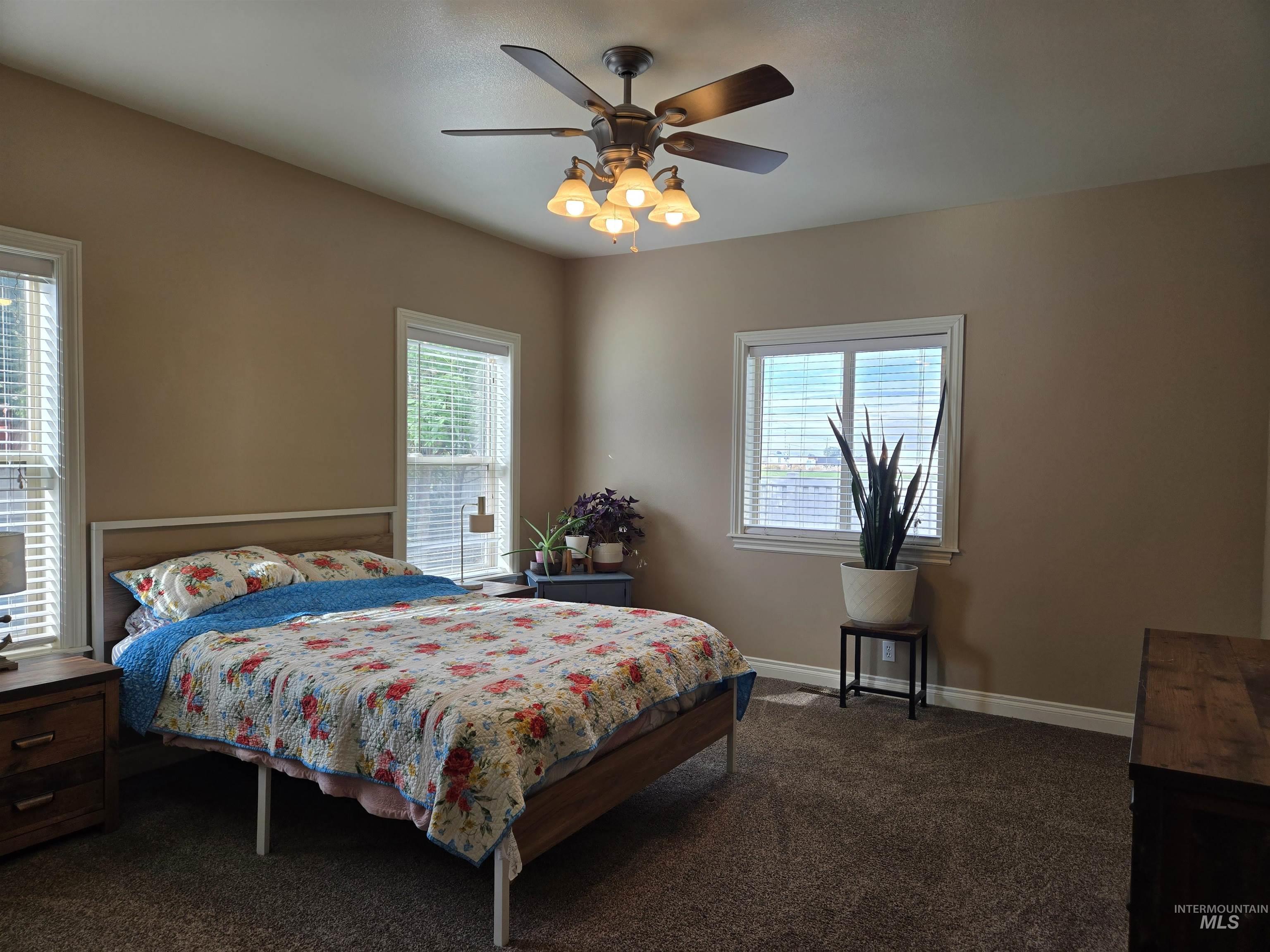 1633 Hickory Ave, Fruitland, Idaho 83619, 4 Bedrooms, 2 Bathrooms, Residential For Sale, Price $545,000,MLS 99001918