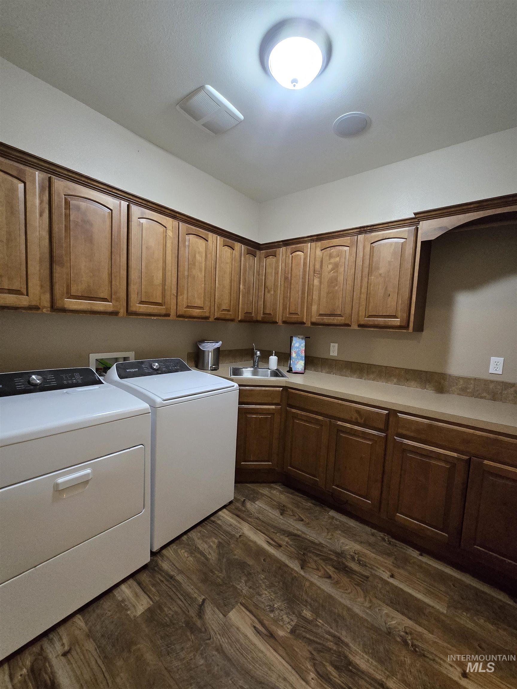 1633 Hickory Ave, Fruitland, Idaho 83619, 4 Bedrooms, 2 Bathrooms, Residential For Sale, Price $545,000,MLS 99001918