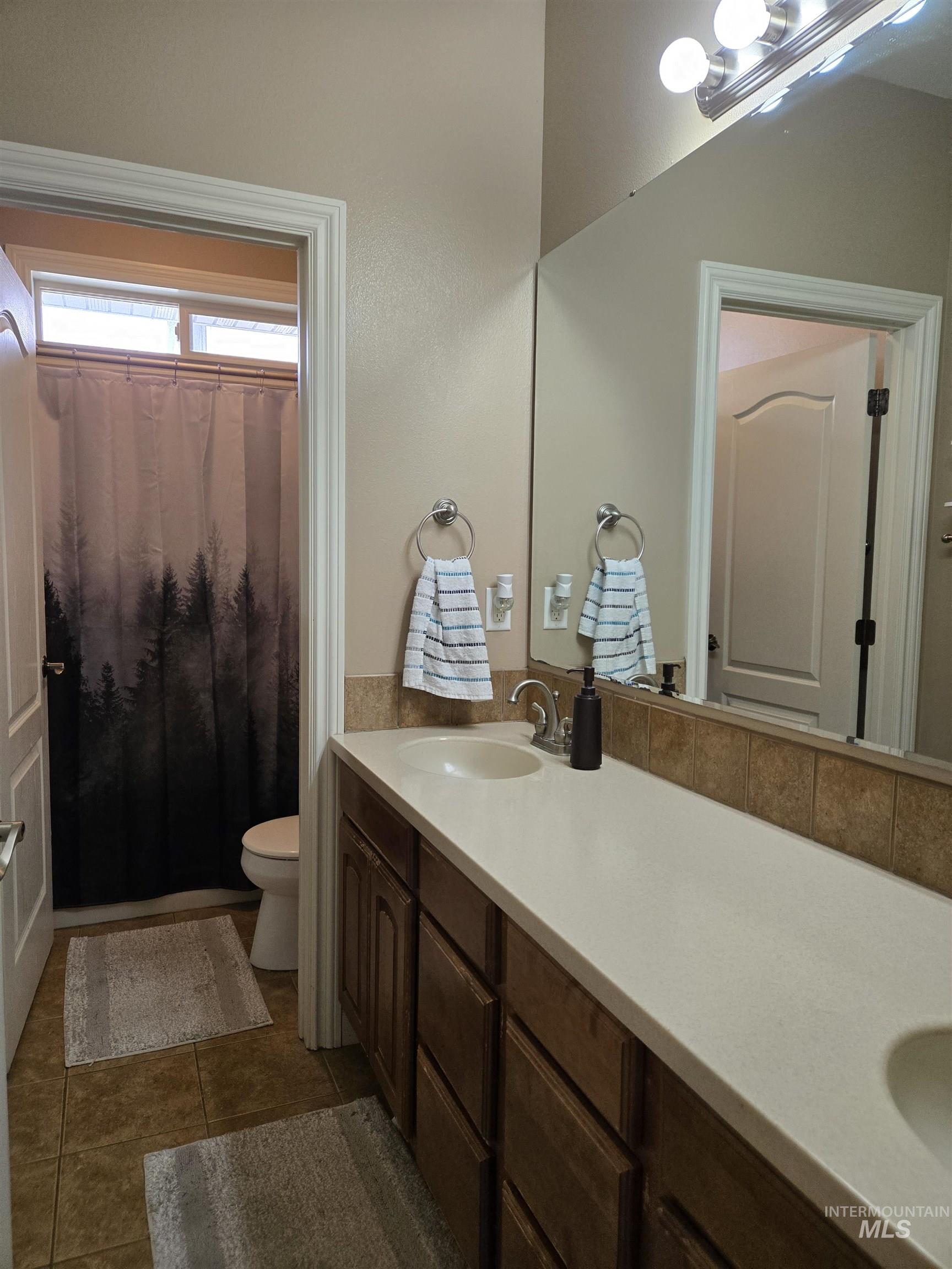 1633 Hickory Ave, Fruitland, Idaho 83619, 4 Bedrooms, 2 Bathrooms, Residential For Sale, Price $545,000,MLS 99001918