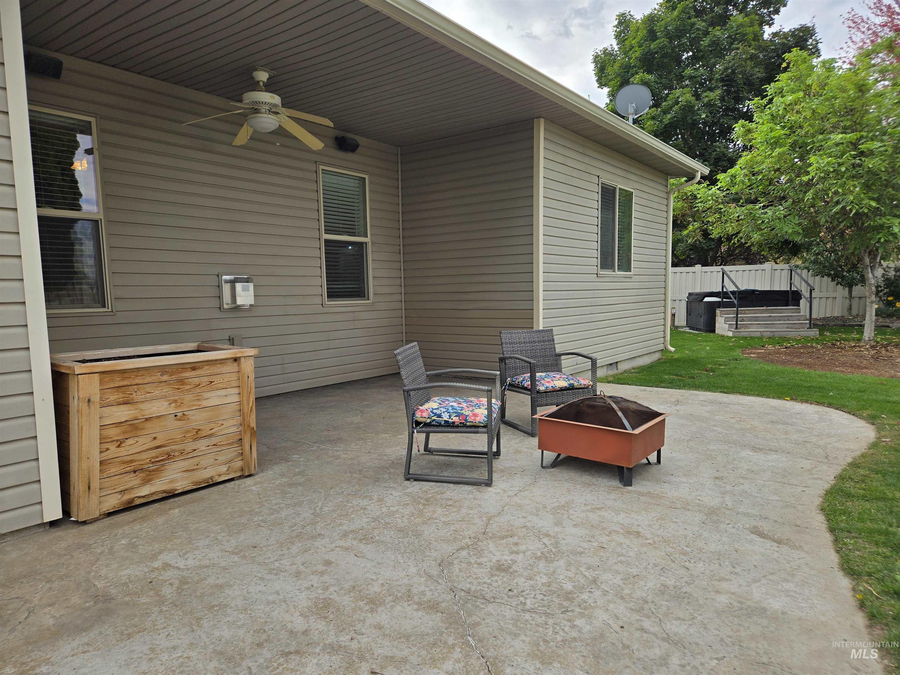 1633 Hickory Ave, Fruitland, Idaho 83619, 4 Bedrooms, 2 Bathrooms, Residential For Sale, Price $545,000,MLS 99001918