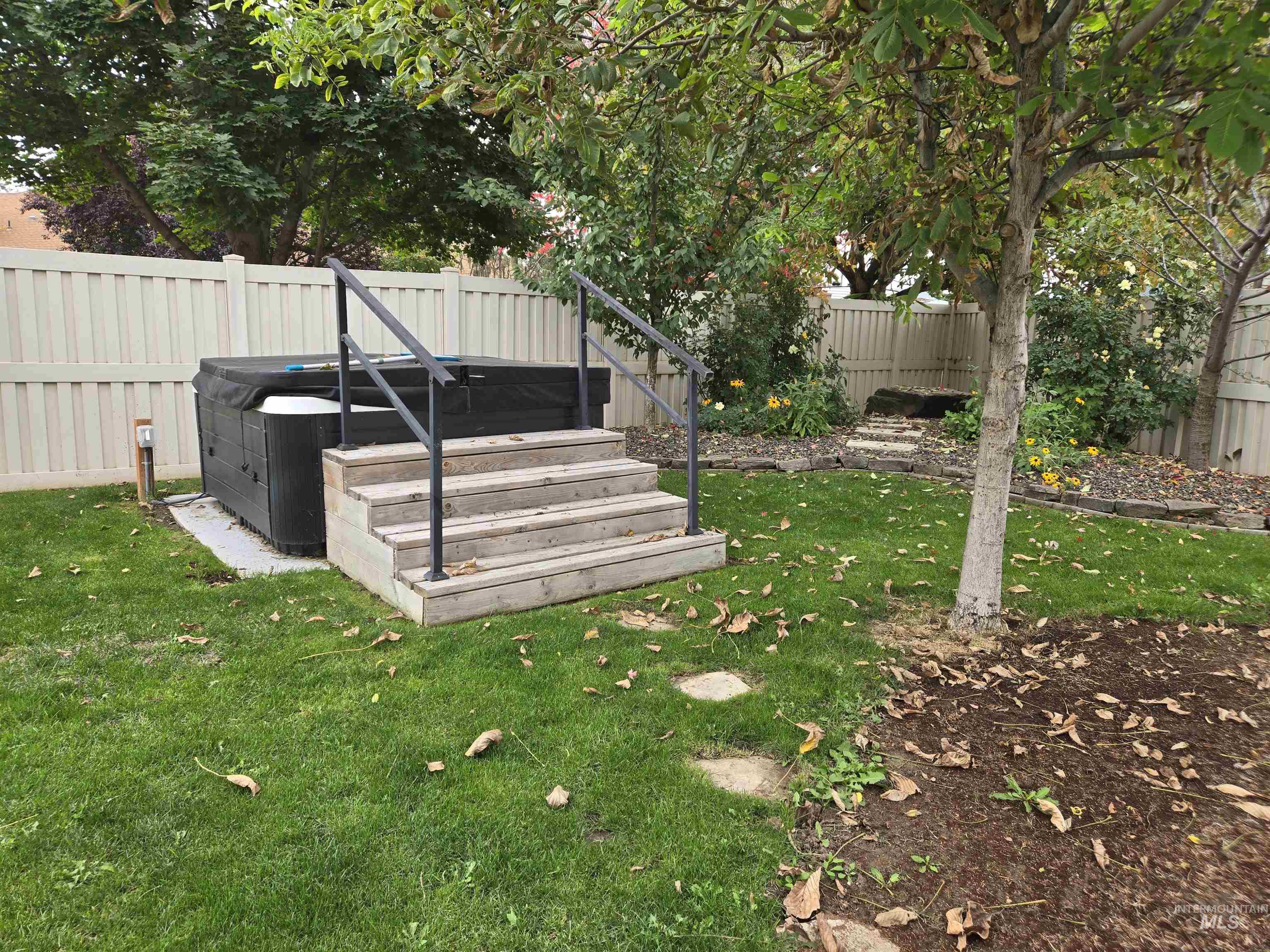 1633 Hickory Ave, Fruitland, Idaho 83619, 4 Bedrooms, 2 Bathrooms, Residential For Sale, Price $545,000,MLS 99001918