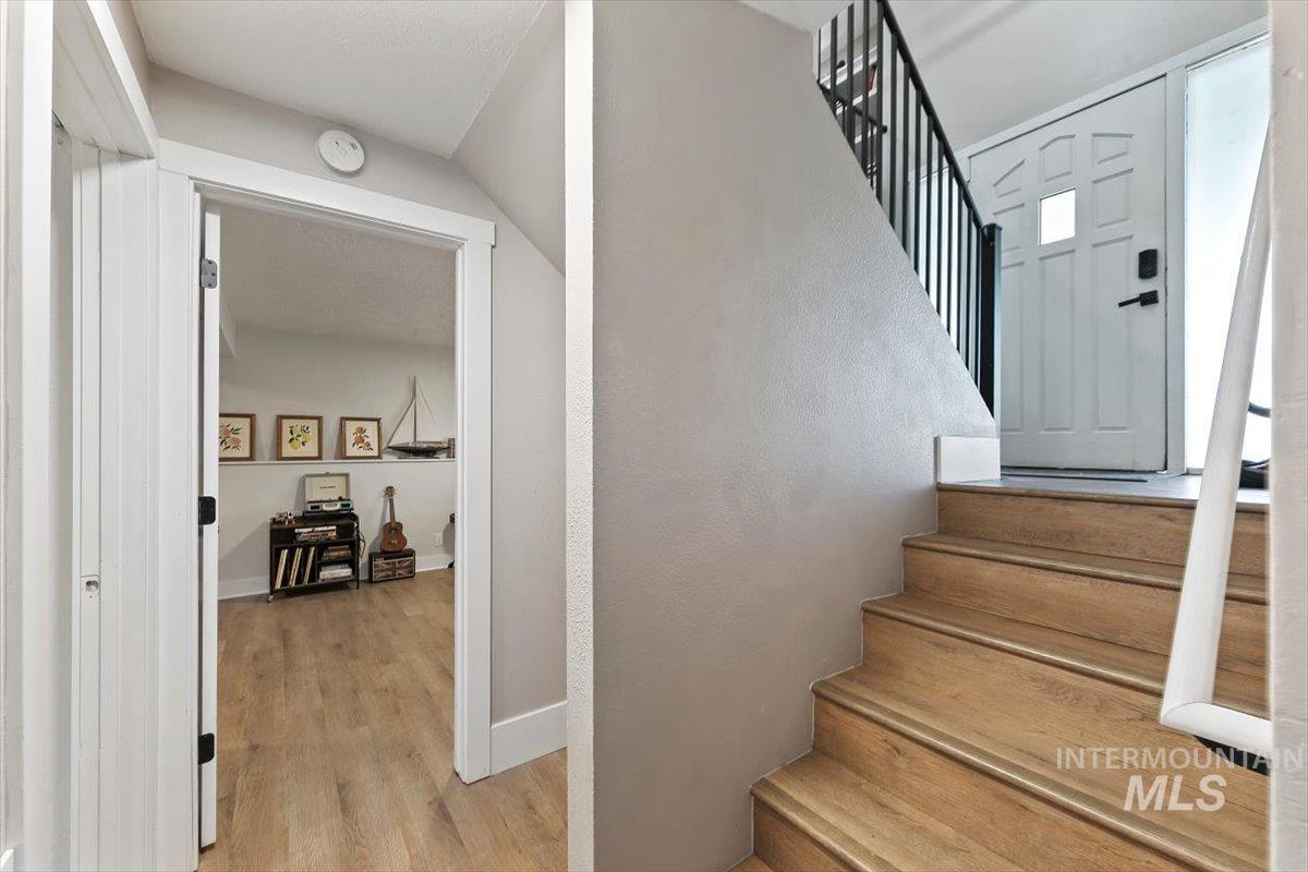 2000 N Fry St, Boise, Idaho 83704, 6 Bedrooms, 3 Bathrooms, Residential For Sale, Price $529,900,MLS 99001924