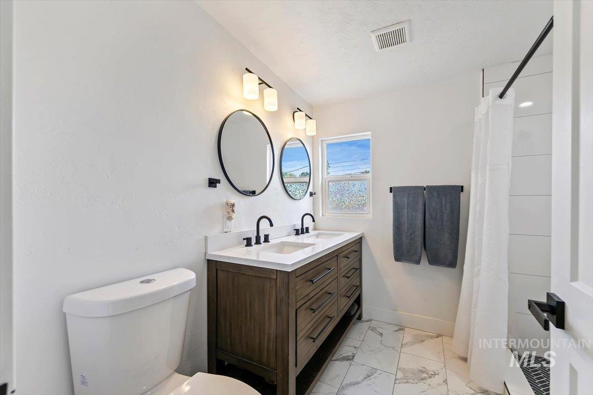 2000 N Fry St, Boise, Idaho 83704, 6 Bedrooms, 3 Bathrooms, Residential For Sale, Price $529,900,MLS 99001924