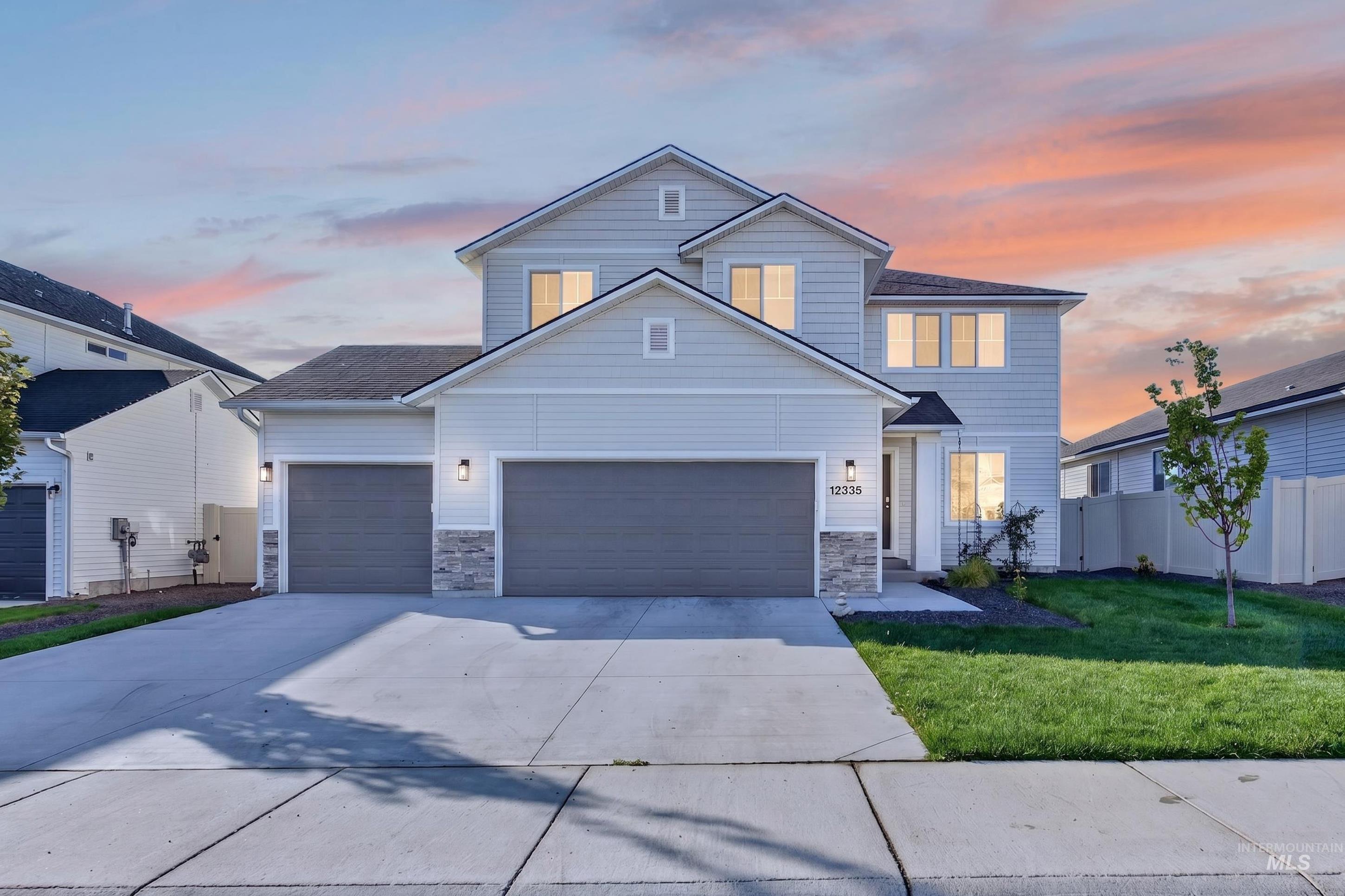 12335 Noreen St, Caldwell, Idaho 83607, 4 Bedrooms, 2.5 Bathrooms, Residential For Sale, Price $434,900,MLS 99001925