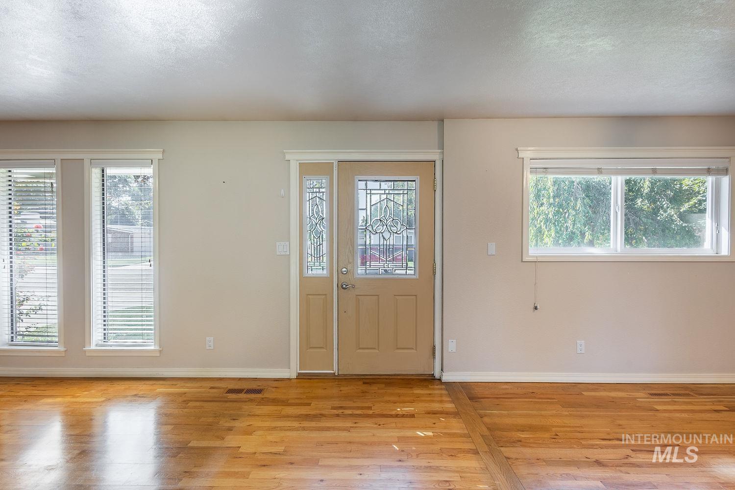 6000 Elkhorn Ave, Boise, Idaho 83709, 4 Bedrooms, 2 Bathrooms, Residential For Sale, Price $565,000,MLS 99001927