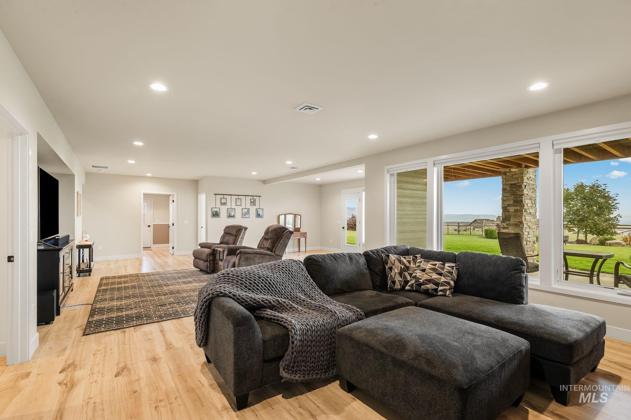 1433 Kestrel Dr., Clarkston, Washington 99403, 4 Bedrooms, 3 Bathrooms, Residential For Sale, Price $1,560,000,MLS 99001931