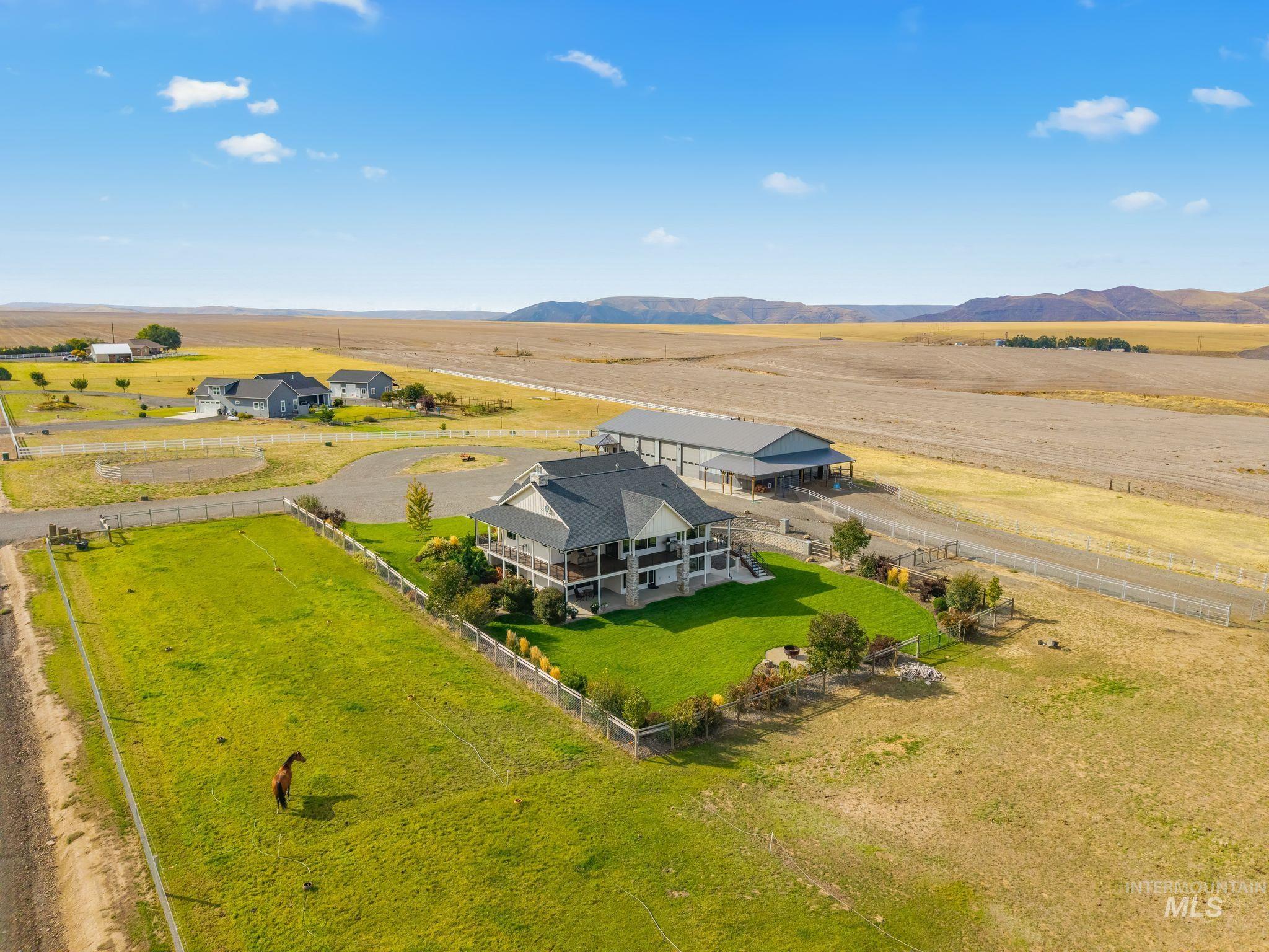 1433 Kestrel Dr., Clarkston, Washington 99403, 4 Bedrooms, 3 Bathrooms, Residential For Sale, Price $1,560,000,MLS 99001931