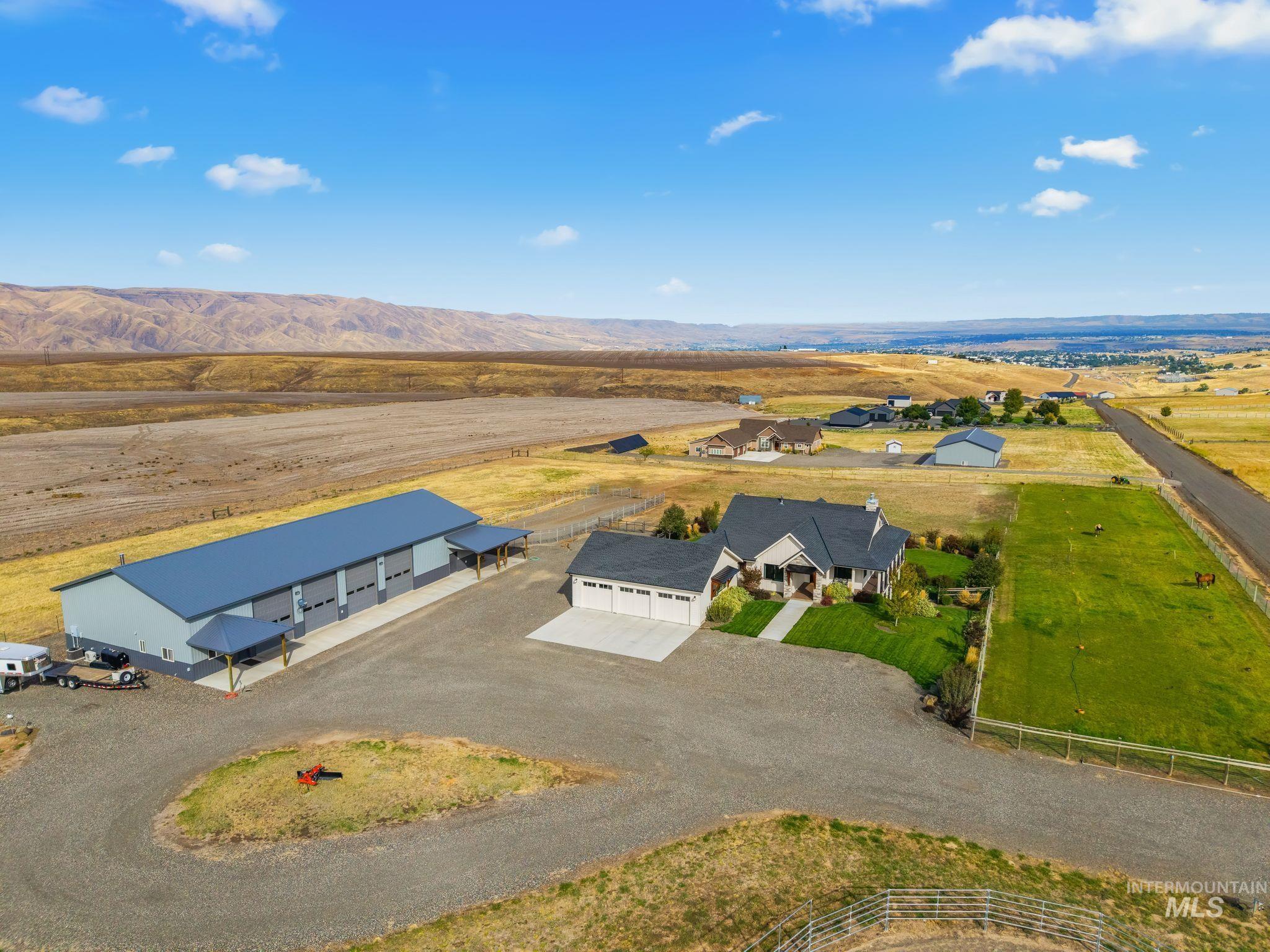 1433 Kestrel Dr., Clarkston, Washington 99403, 4 Bedrooms, 3 Bathrooms, Residential For Sale, Price $1,560,000,MLS 99001931