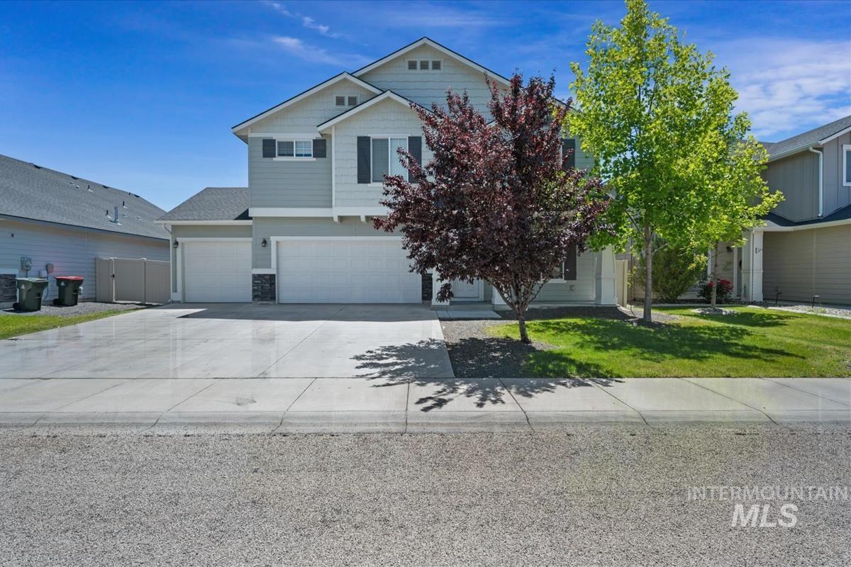 3061 W Silver River St, Meridian, Idaho 83646, 4 Bedrooms, 2.5 Bathrooms, Residential Income For Sale, Price $554,000,MLS 99001933