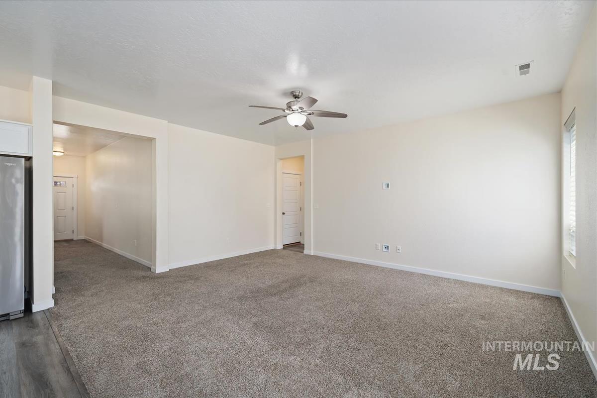 3061 W Silver River St, Meridian, Idaho 83646, 4 Bedrooms, 2.5 Bathrooms, Residential Income For Sale, Price $554,000,MLS 99001933