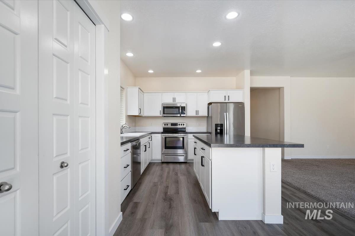 3061 W Silver River St, Meridian, Idaho 83646, 4 Bedrooms, 2.5 Bathrooms, Residential Income For Sale, Price $554,000,MLS 99001933