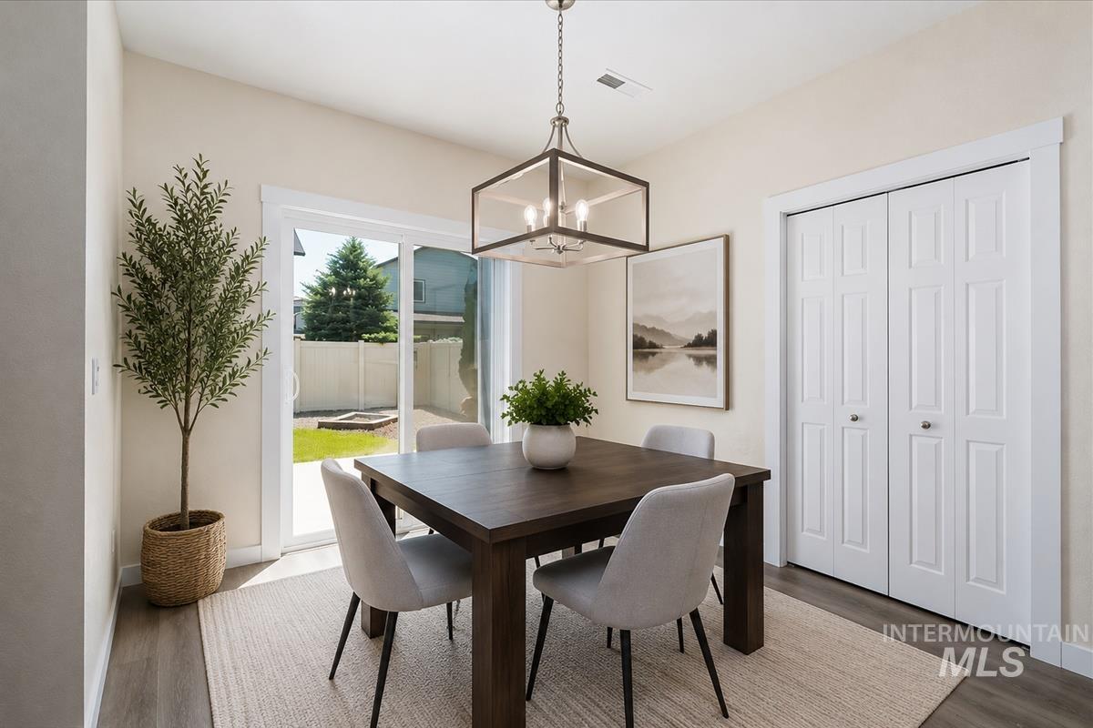 3061 W Silver River St, Meridian, Idaho 83646, 4 Bedrooms, 2.5 Bathrooms, Residential Income For Sale, Price $554,000,MLS 99001933