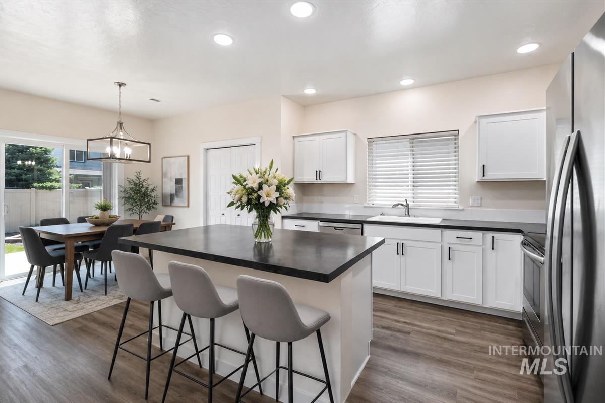 3061 W Silver River St, Meridian, Idaho 83646, 4 Bedrooms, 2.5 Bathrooms, Residential Income For Sale, Price $554,000,MLS 99001933