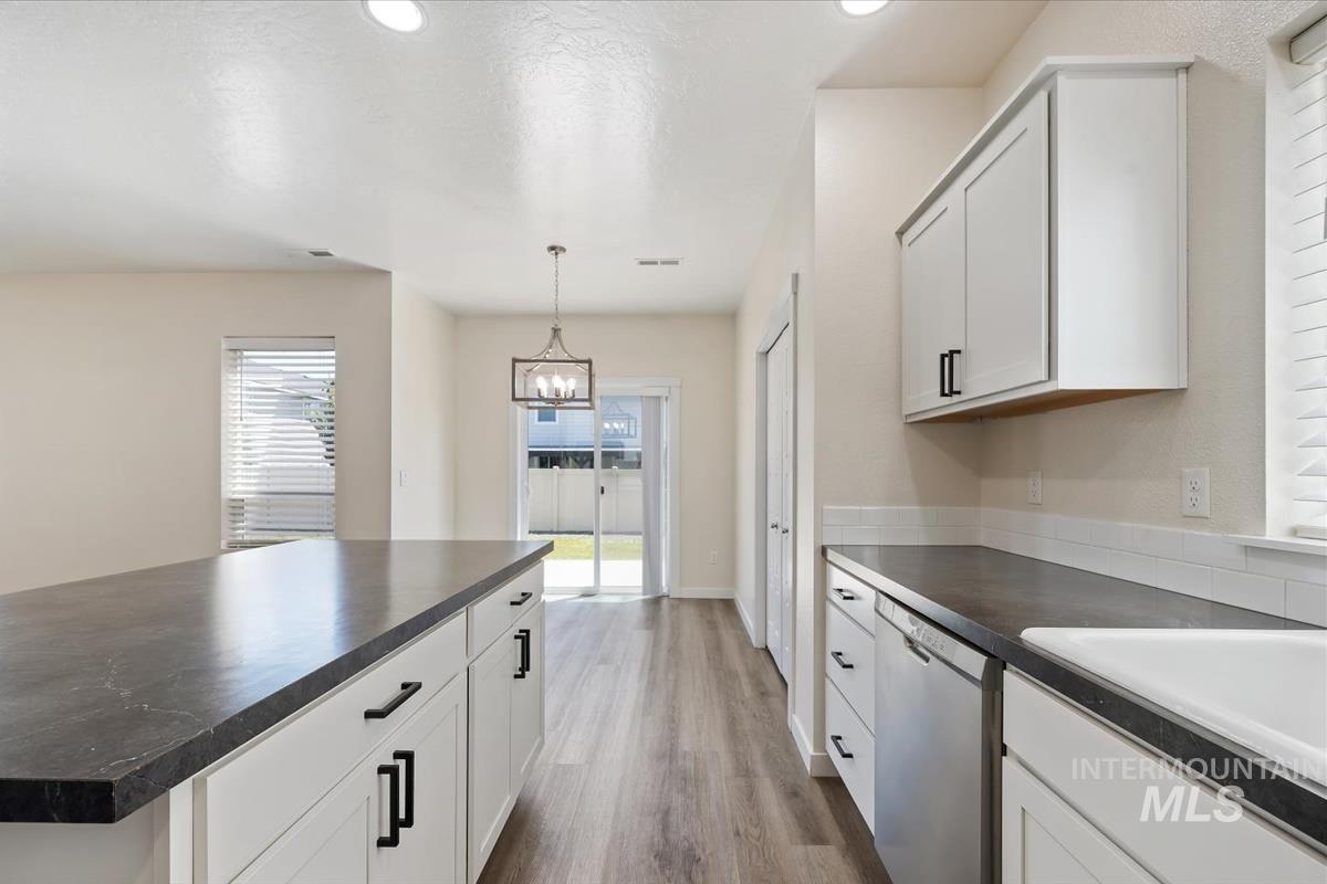 3061 W Silver River St, Meridian, Idaho 83646, 4 Bedrooms, 2.5 Bathrooms, Residential Income For Sale, Price $554,000,MLS 99001933
