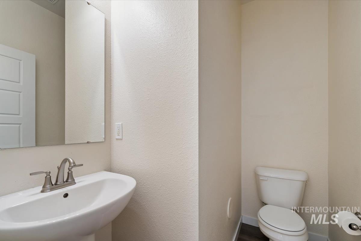 3061 W Silver River St, Meridian, Idaho 83646, 4 Bedrooms, 2.5 Bathrooms, Residential Income For Sale, Price $554,000,MLS 99001933
