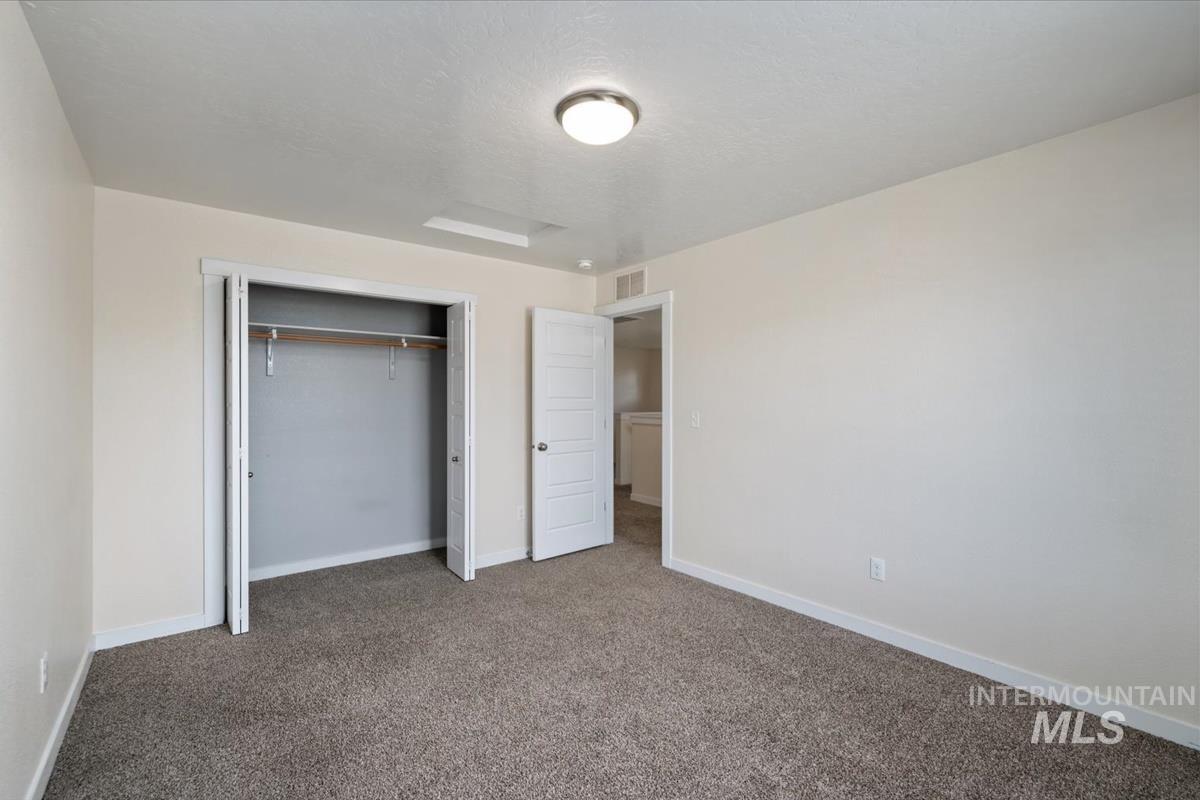 3061 W Silver River St, Meridian, Idaho 83646, 4 Bedrooms, 2.5 Bathrooms, Residential Income For Sale, Price $554,000,MLS 99001933